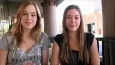 Jouer Regarder les seins publiquement