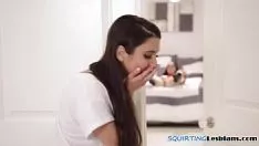Reproduzir Jateando tribade de boca em boca agradado pelo bebê