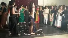 Играть Jiya caravan inn mujra trip the светлый фантастический палец ноги - youvacuum tube.mkv