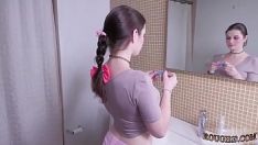 Riproduci Il porno di un vecchio adolescente penalizza i miei soldi sporchi di 19 anni e verbalizza