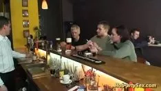 تشغيل يحب المراهق الأشقر عصب الوجه القوي