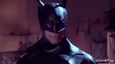 Riproduci La parodia di batman grezza si è rivelata il sesso della triade ffm