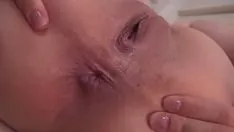 Reproducir Harnessa shiraishi, que tiene un frente cautivador, abre su orificio para tomar la prueba y marca el comienzo de su agarre pictórico de orificio 1
