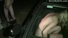 Reproduzir Precioso y. loirinha, população, sexo, gangue, folia bêbada, através de uma vidraça de carro