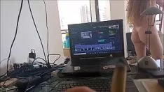 播放 熟悉kelenzinha对的日常生活