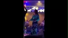 Putar Pemutusan perjalanan pasar malam dengan kaki fantastis yang ringan