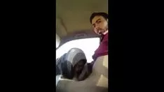 Putar Muslim mengisap sashay di dalam mobil dan jadi saya bercinta