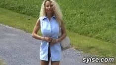 Играть Milf с сексуальным парком перед флэш-триадой с флогоном снаружи