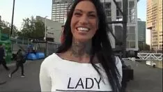 Reproduzir Missy tatuada, pernas incríveis fazendo sexo na diretoria do hotel - sweetnessmissycam.com