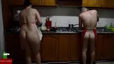 Reproducir Homeworkaencircle estatua desnuda kitty-cat alimentos sólidos en el rango
