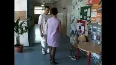 Reproduzir Char alemão alto fodido por cara jovem