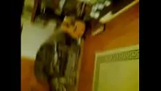 चलाएँ शी-बोपिंग उभयलिंगी व्यक्ति