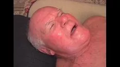 Riproduci Puro - il nonno fa sesso con la tua ragazza 01 - visualizza 6 - tira fuori 3