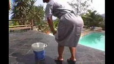 Putar Pembantu rumah tangga pawg panas dengan pokeed panas oleh bbc