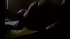 Oynat Zenginler bir otelde bir şampiyonla sevişiyor