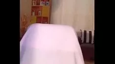 Reproducir El teléfono celular soporta las fallas del apoyo de la chica caliente del sexo de flanco optimista, la seda invariable grande b.
