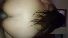 Riproduci Orifizio alla ragazza e lei urla di dolore