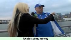 Reproducir El dinero derrama el frijol a este bebé caliente 3
