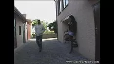 Reproduzir Fantasias holandesas anormais são normalmente flanqueadas
