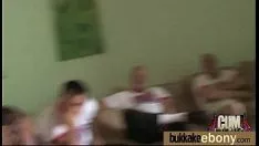 Oynat Onun 1 numaralı ırk sürtük grubu 4