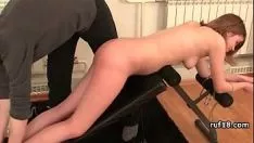 Reproduzir escravidão adolescente