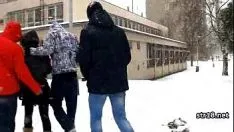 Riproduci Le coppie di adolescenti partecipano al sesso