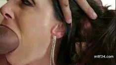 再生 角のある熟女