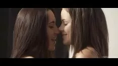 Reproduzir Sexart - diminutas tribades Kerry Cherry Tree e leda