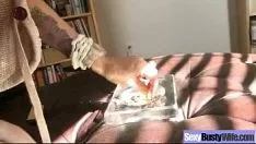Oynat Büyük günahları olan sıcak evli kadın cam mov'da şiddetli bir şekilde patladı-15