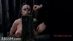 চালান গরম খেলনা সঙ্গে আনন্দদায়ক যোনি