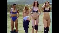 Oynat Naturist, Missy'nin video kaydını tahmin ediyor