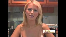 Redare Bosomy orificiu blond dobândirea ei nemernic afară ocupat cu sperma