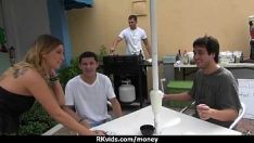 Play Nonprofessional lets the kitty-cat spill the beans 1