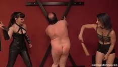 Riproduci Rosie spazzate via - culo ruvido legnoso di Knuckle Down