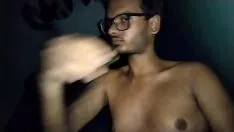 Reproduzir Rosto bonito adolescente indiano jovem bi posições únicas de masterbating - atif hawking