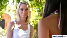 Play Latina and new friend try out scissoring