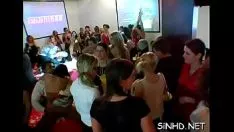 Redare Fustele magnetice dobândesc baterii de granuloză duencircle fuckfest