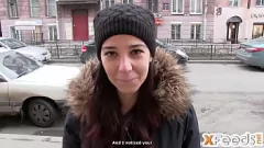 Odtwórz Brunetka, rosyjska amatorka, przechodzi intensywny casting z wytryskiem w środku