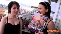 Jouer Surprise coquine à trois de Brunette GF