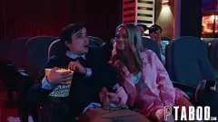 Abspielen Petite Teen Athena Faris bekommt Hardcore mit Ricky Spanisch in POV