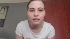 تشغيل يطالب Femdom امرأة سمراء الغواصات بتعبئة الديوك وتذوق نائب الرئيس الخاص بهم