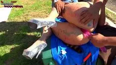 Reproducir Danna estatua desnuda caliente públicamente se avergüenza y a. separar 2