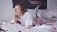 Oynat Üvey Oğlunun Büyük Yarağı Esaret ve Teslimiyet ile Sert Bir Üçlüde Üvey Anne ve Lezbiyen En İyi Arkadaşına Hakim Oluyor