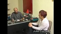 Jouer Erna se fait baiser à l'entretien d'embauche