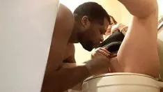 再生 ペニーの男が私の子猫を吸盤で食べるようになった