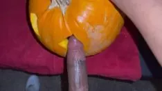 चलाएँ ऑलहैलोज़ ईव के लिए कद्दू की बेल समुद्री रसातल