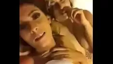 Abspielen libanes im bett sehen sich die titten an