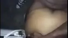 播放 卡明海洋深渊中的小猫